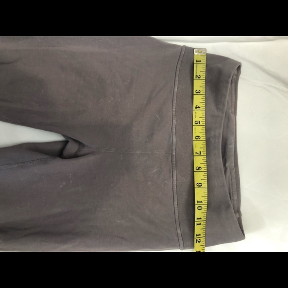 Lululemon size 4 Inner Glow Tight - Picture 5 of 8